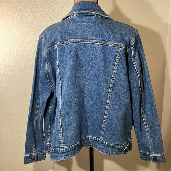 Levi’s Ex-Boyfriend Trucker Denim Jacket - Picture 7 of 17